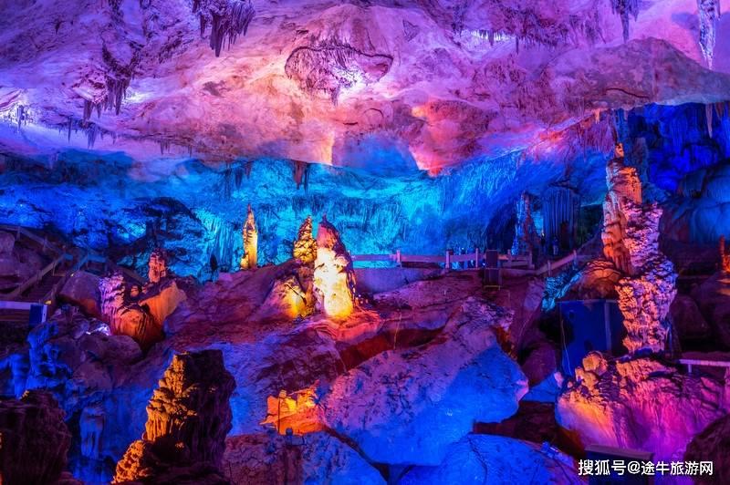笑脸球的冒险之旅